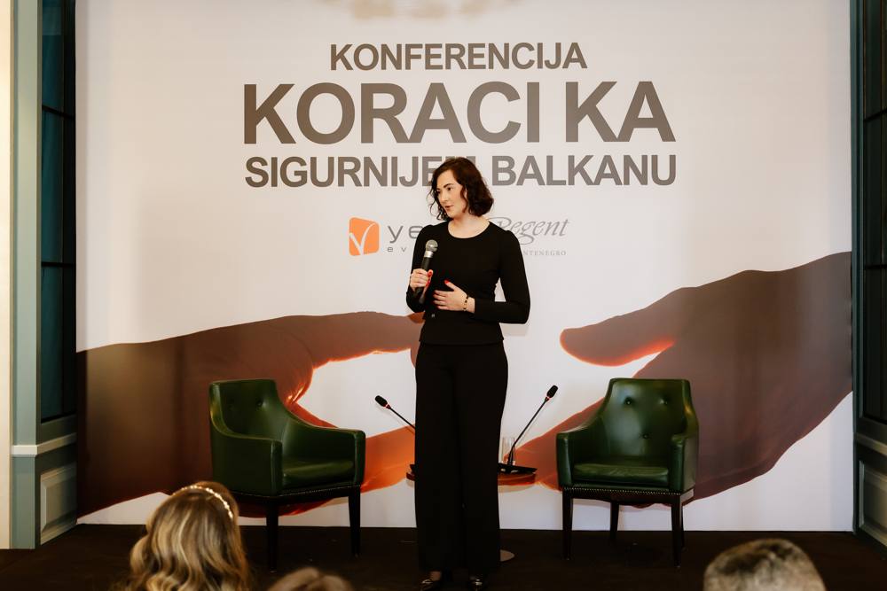Milica opening the conference in Tivat